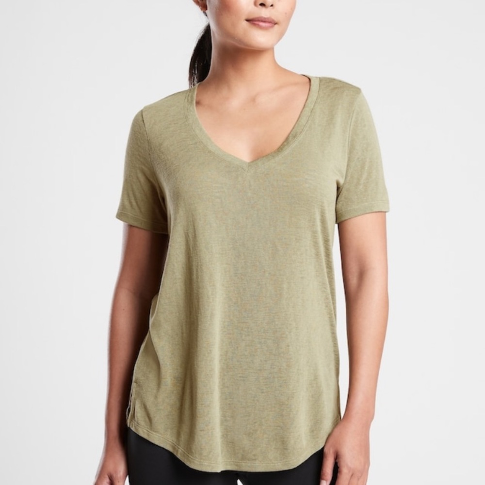 Athleta Breezy Scoop Tee NWT